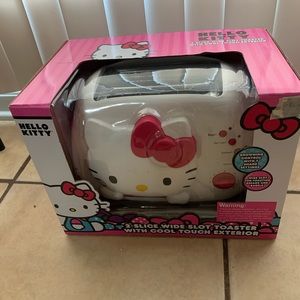 Hello kitty toaster very cute 🎀